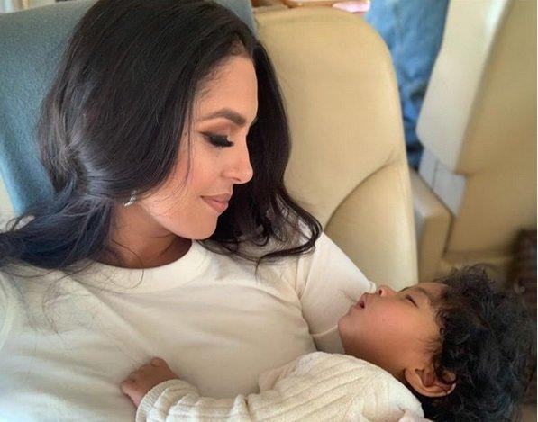 Vanessa Bryant with their youngest daughter