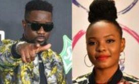 Rapper Sarkodie and Yemi Alade bury the hatchet
