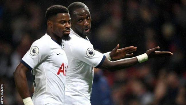 Tottenham players Serge Aurier and Moussa Sissoko apologise after training together