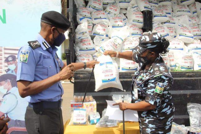 COVID-19: Female police officers distribute palliatives to communities