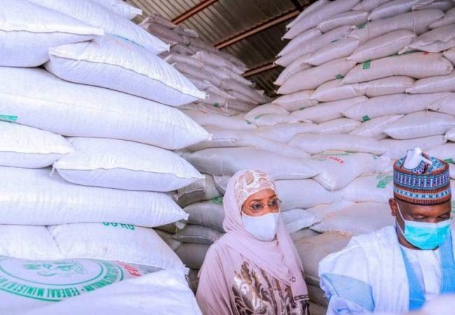 FG donates assorted grains to Bauchi flood victims