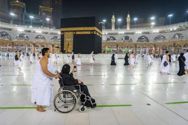 Umrah resumes after six months suspension over coronavirus fears