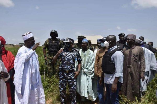Security chiefs visit Kaduna villages after bandits attack