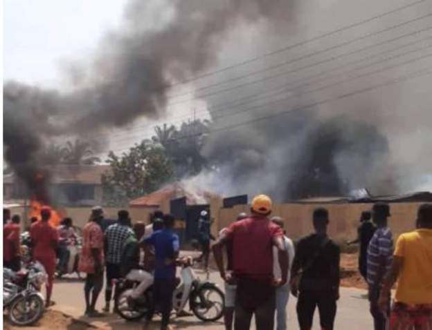Youths torch three police stations in Anambra