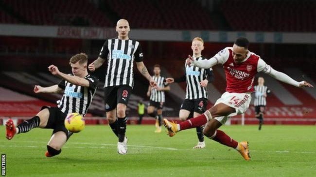 Aubameyang scores twice as Arsenal defeat Newcastle