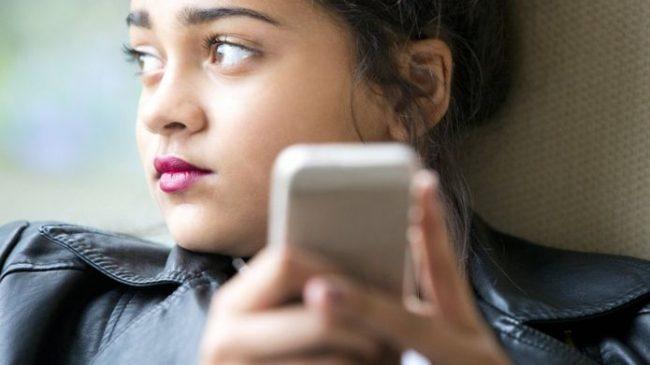 Social media damages teenagers' mental health, report says