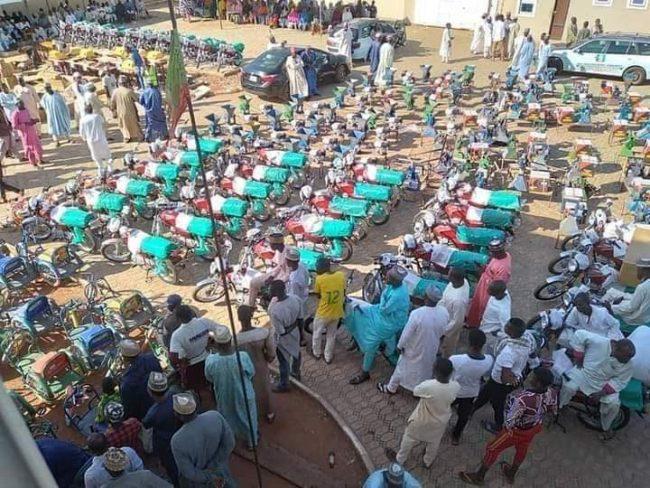 Sokoto APC Rep empowers 1000 constituents in Rabah and Wurno