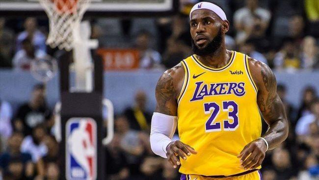 NBA: LeBron James leads Lakers to victory over Bucks