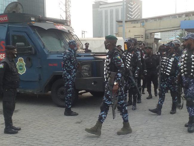 Lagos police in show of force at Lekki toll plaza