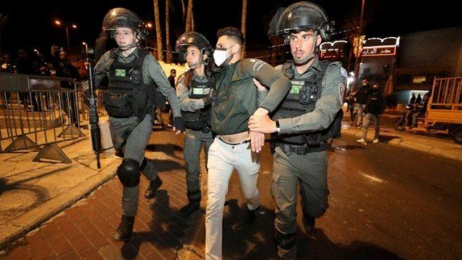 Dozens injured as Jewish activists, Palestinians clash in Jerusalem