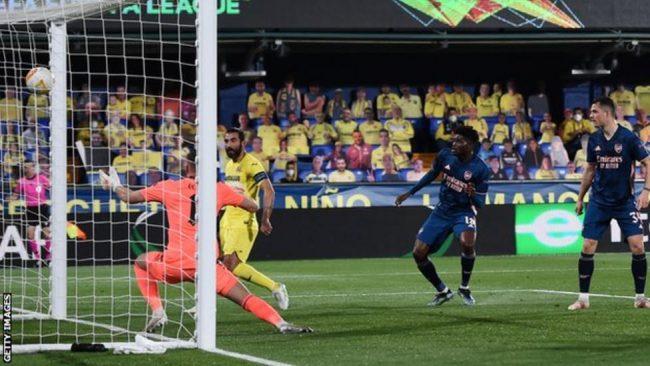 Pepe penalty gives Arsenal hope despite defeat at Villarreal