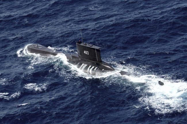 Debris from missing Indonesian submarine found - Navy