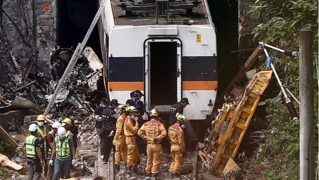 Lorry boss apologises over Taiwan train crash that killed 50