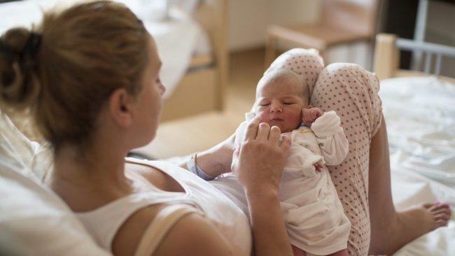 US birth rate falls to its lowest point ever