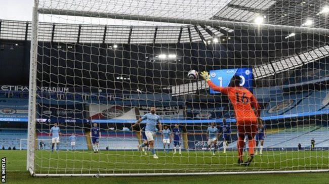 Aguero misses penalty as Chelsea beat Man City