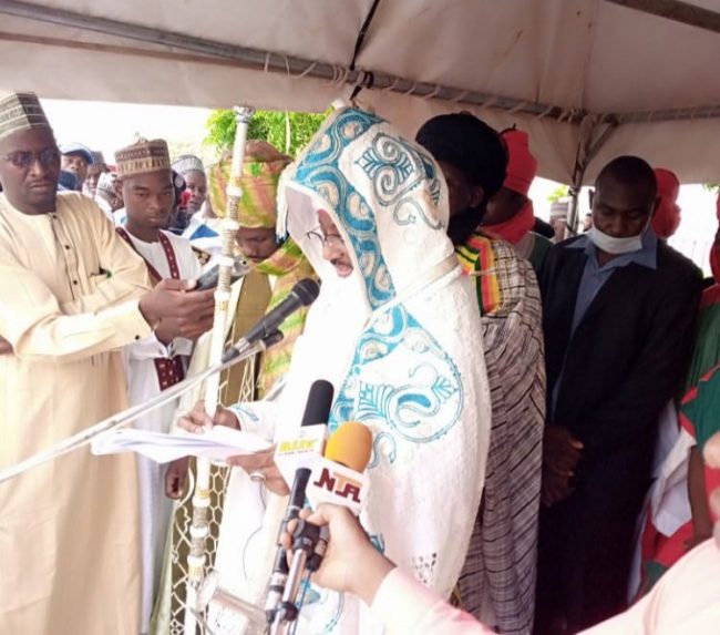 Ex-Kano emir Sanusi leads Eid el-Fitr prayer in Kaduna