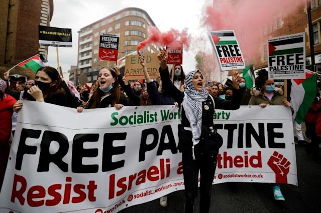 Thousands rally across Europe to back Palestinians