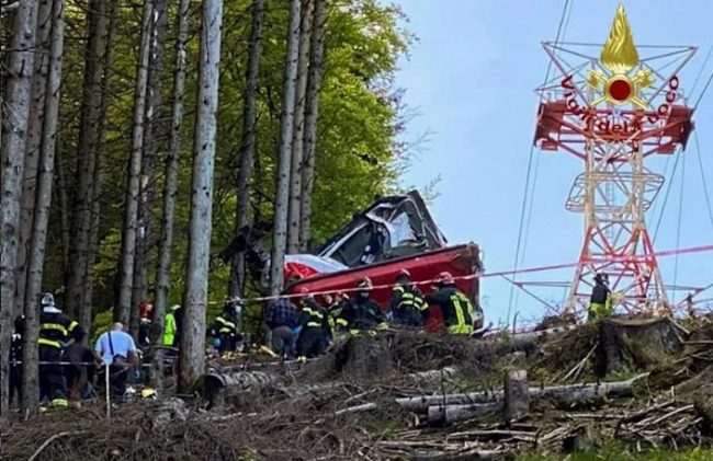 Five Israelis, nine others killed in Italian cable car accident