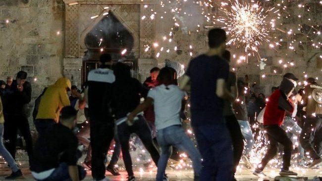 Al-Aqsa mosque: 163 Palestinians and six Israeli police officers hurt in clashes