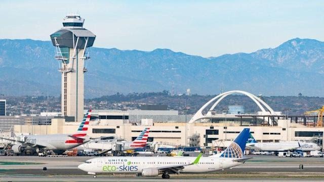 Man jumps from plane after trying to access cockpit in US
