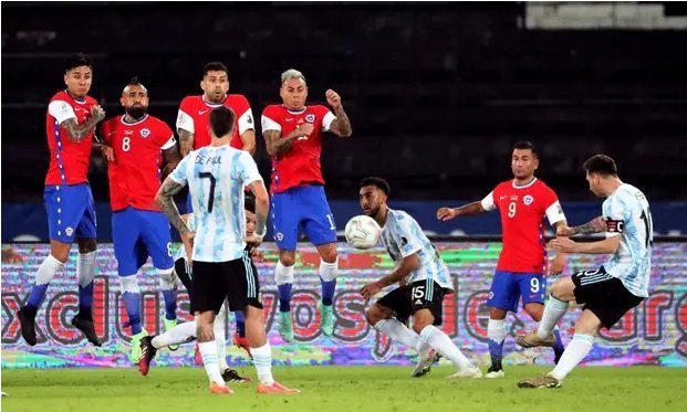Lionel Messi scores free kick stunner in Argentina draw against Chile