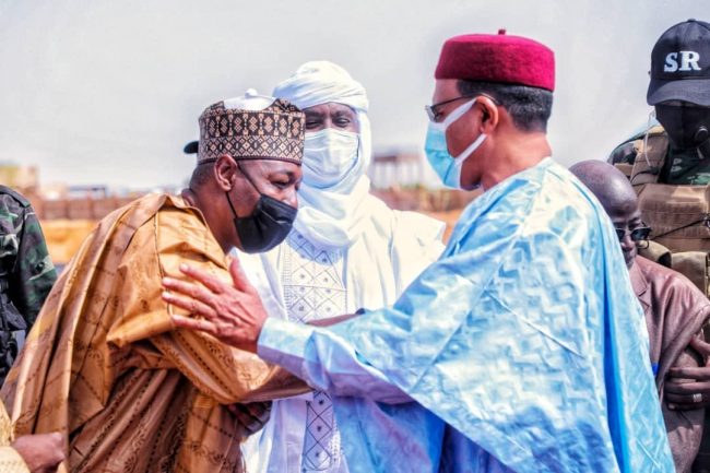Refugees: Borno governor meets Niger President Bazoum in Diffa