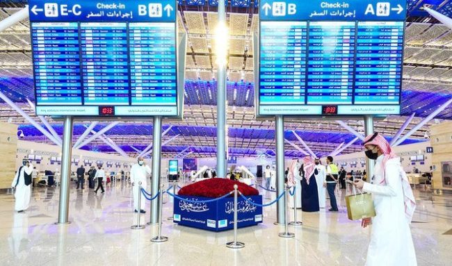 Saudi Arabia opens doors to vaccinated tourists