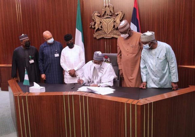 Buhari signs N982bn supplementary budget