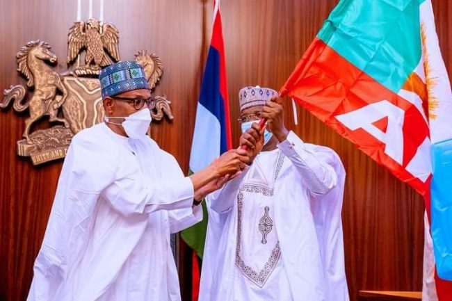 Matawalle receives APC flag from Buhari