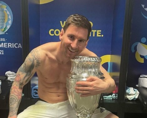 Lionel Messi overtakes Cristiano Ronaldo with most liked sports photo on Instagram