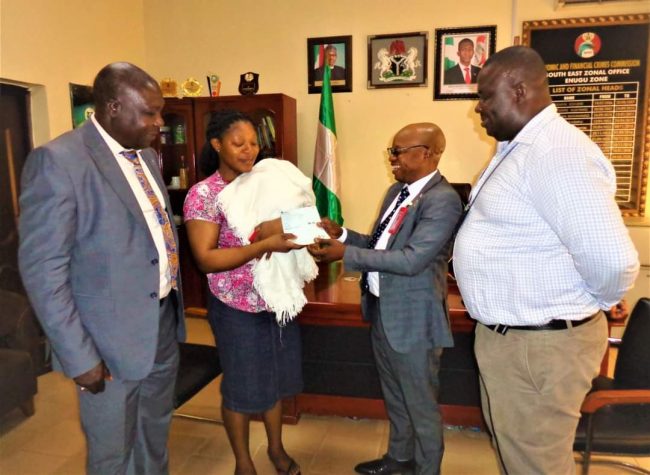 EFCC hands over recovered N191, 000 to victim of fraud in Enugu
