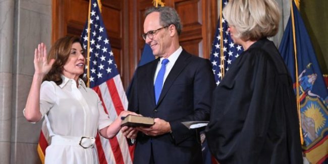 New York gets 1st female governor after Cuomo resignation