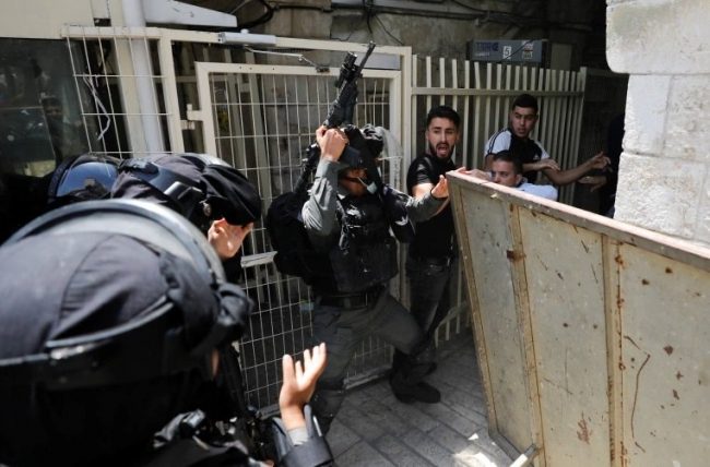 Israeli forces attack Palestinians worshippers at mosque in Hebron