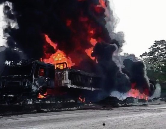 Kogi-bound truck carrying N30m spare parts set ablaze in Enugu