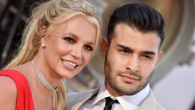 Britney Spears, 39, announces engagement to Sam Asghari, 27