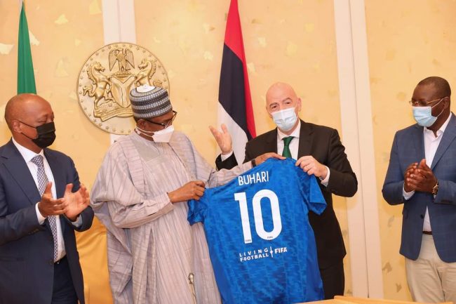 Buhari receives FIFA president Infantino, pledges to use football for unity