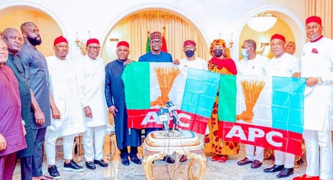 Gov. Buni receives 11 Anambra lawmakers from PDP, APGA to APC