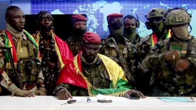Guinea: Soldiers claim to seize power from Alpha Condé