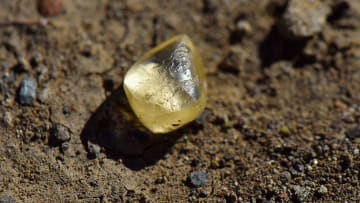 Woman finds 4.38-carat diamond at Arkansas' park