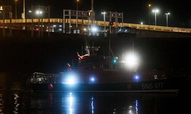 At least 30 reported dead after dinghy capsizes in Channel to UK