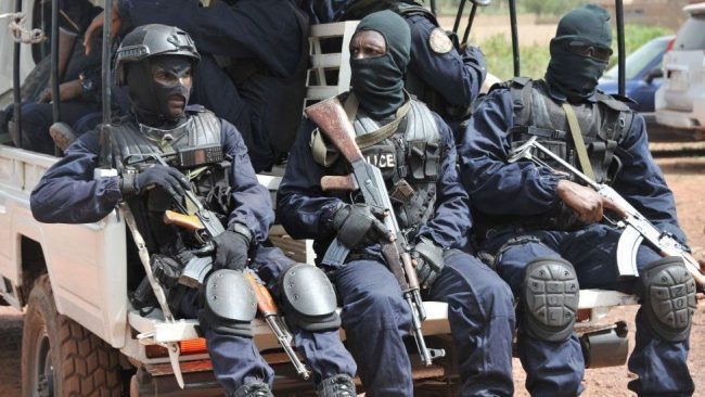 Mali: 31 civilians killed after militants attack bus