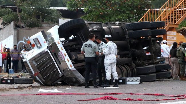 53 people killed as trailer overturns in Mexico