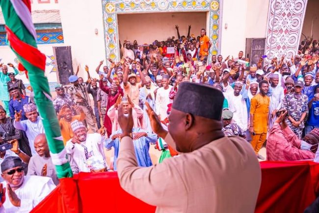 Fintiri receives political decampees in Shelleng