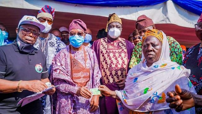 Oyetola distributes Osun Health Insurance cards to 69,273 vulnerable citizens