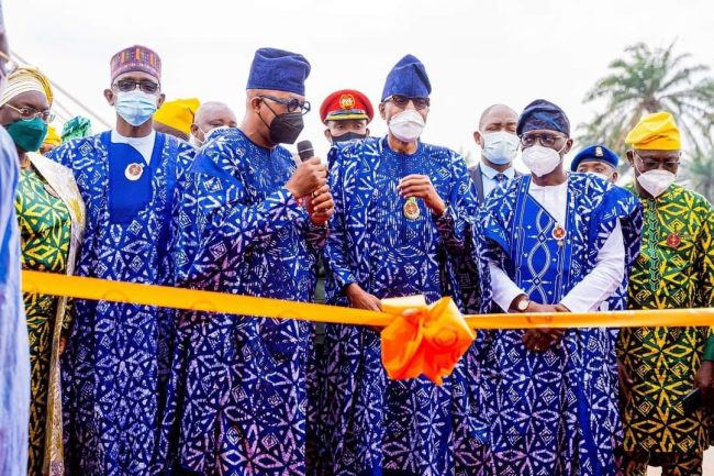 Buhari inaugurates 5 projects in Ogun, pledges timely completion of Sagamu-Benin, Lagos-Ibadan expressways