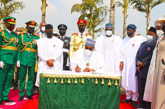 Buhari, Osinbajo, others honour military fallen and living heroes