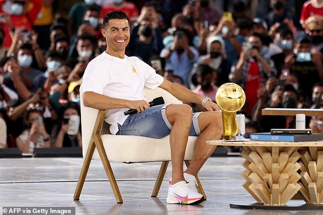 Ronaldo visits Expo 2020 Dubai