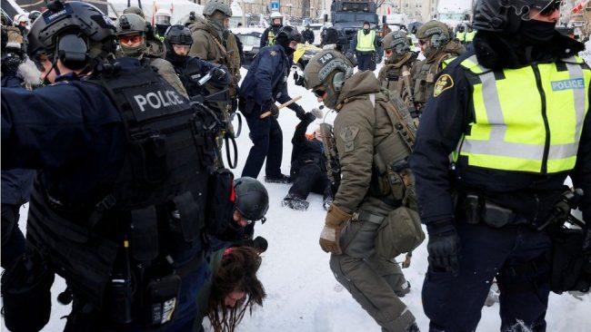 Canada protests: Police arrest 140, seize dozens of vehicles