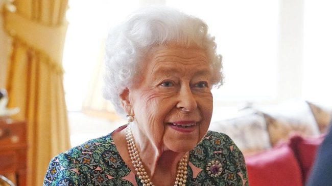 Queen tests positive for Covid, to continue 'light duties'