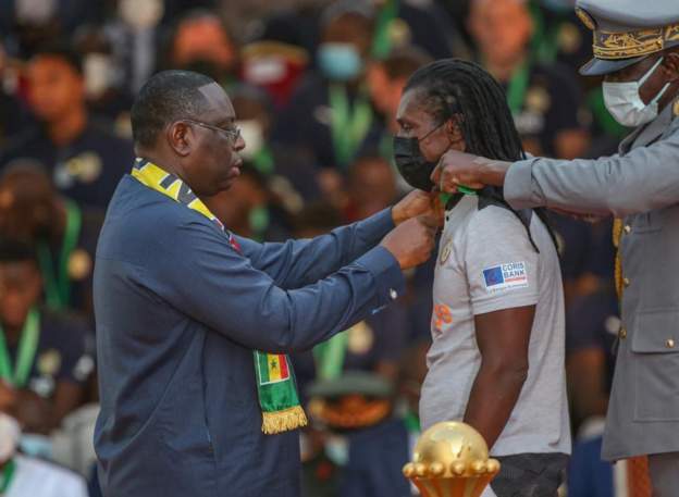 Senegal's football team get land and cash prizes for Afcon win